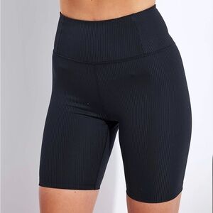 NEW! Girlfriend Collective Black Ribbed Biker Shorts - Size Small